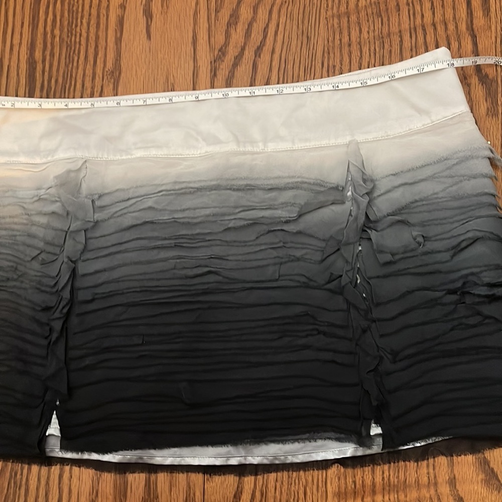 Bebe mini skirt sz L - Picture 9 of 9